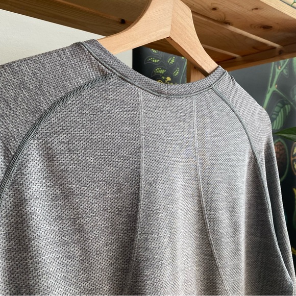 Lululemon Gray Metal Vent Tech Short Sleeve Shirt M - Picture 10 of 15
